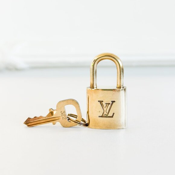 Louis Vuitton Padlock 322 - Picture 1 of 6